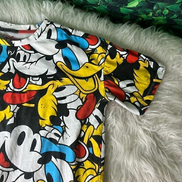 Disney Mickey Goofy Donald Characters ahort sleeve top size L - Picture 4 of 8